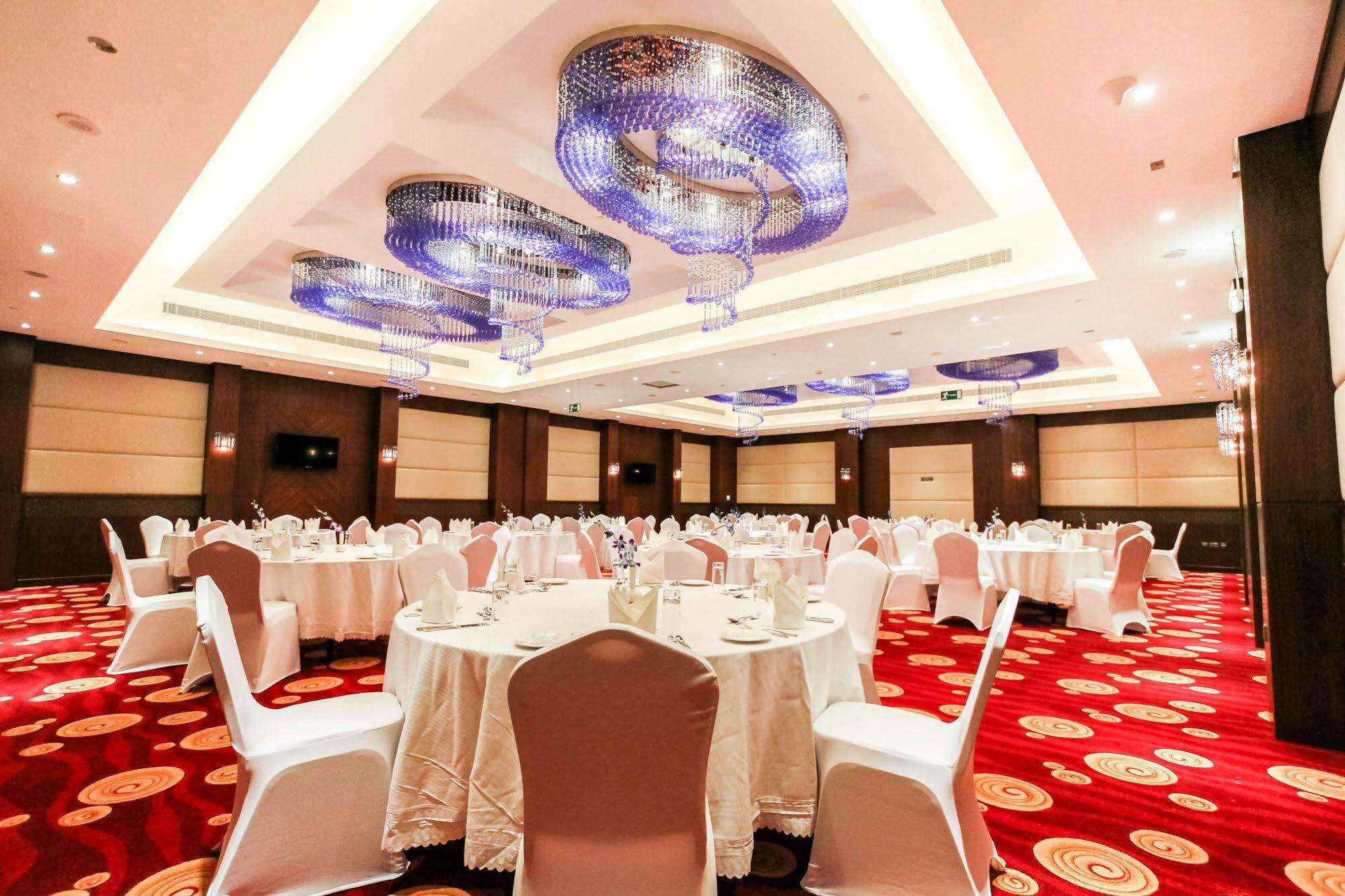 Danat Capital Hotel Abu Dhabi Exterior photo